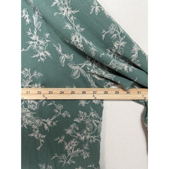 Torrid Women's Blouse Top Tunic Sz 1X? (No tag) Green Long Sleeves Floral Birds - Picture 11 of 13